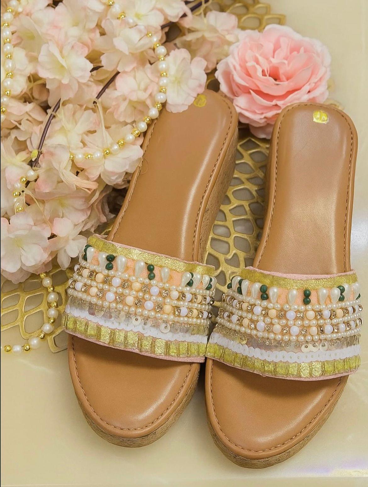 PEARL PETAL WEDGES - Image 2